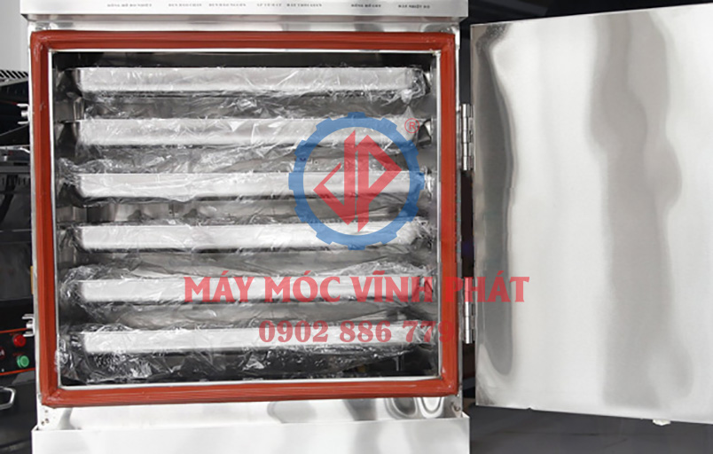 Bên trong khoang nấu của tủ hấp cơm 6 khay, tủ nấu công nghiệp bằng điện Vĩnh Phát