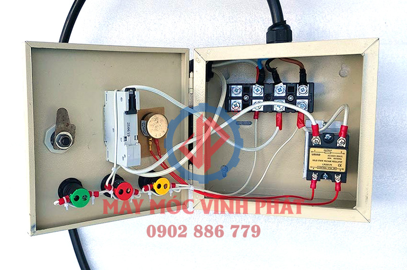 Bên trong tủ điện của nồi nấu phở bằng điện 200 lít Vĩnh Phát